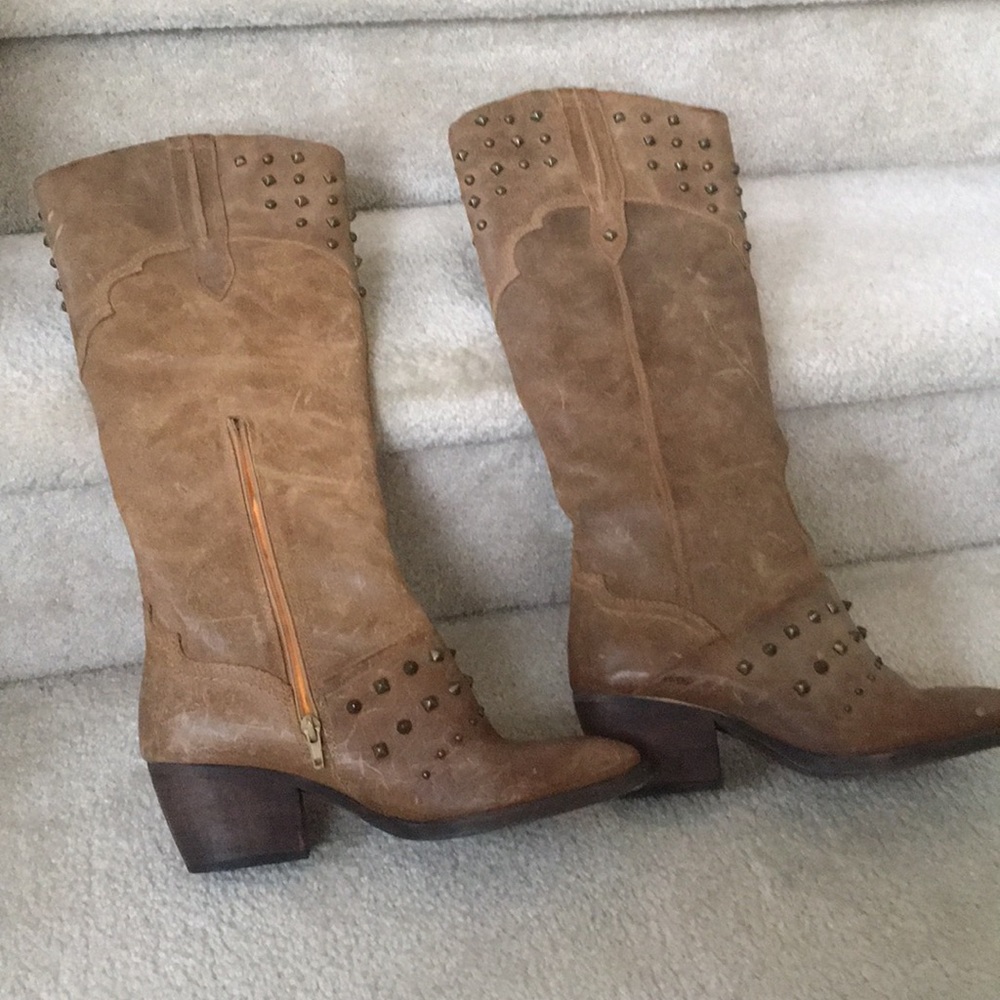 Lavorazione Artigiana boots.